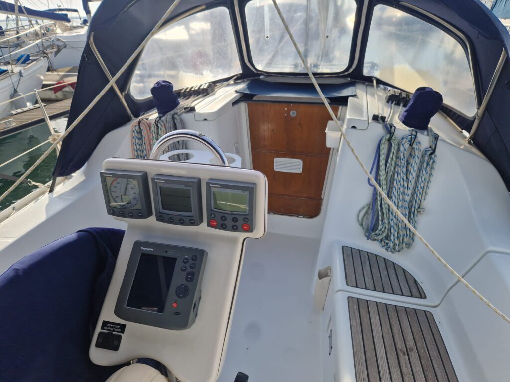 Beneteau Oceanis 323 Clipper (2004) - Imagen 14