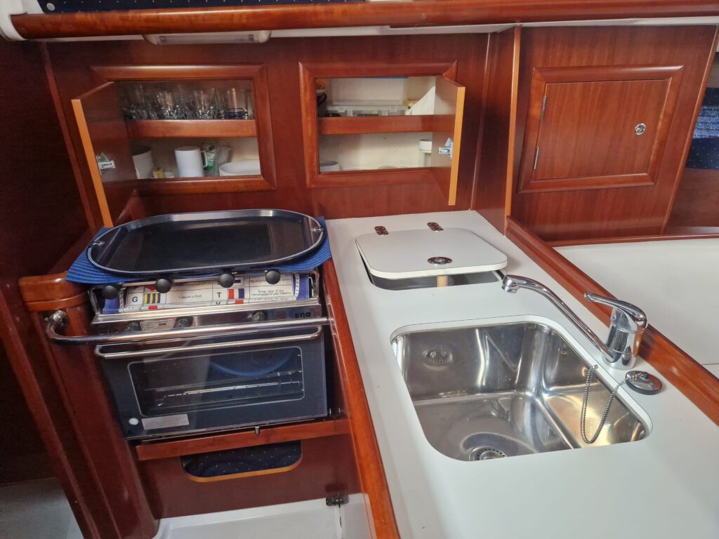 Beneteau Oceanis 323 Clipper (2004) - Imagen 23