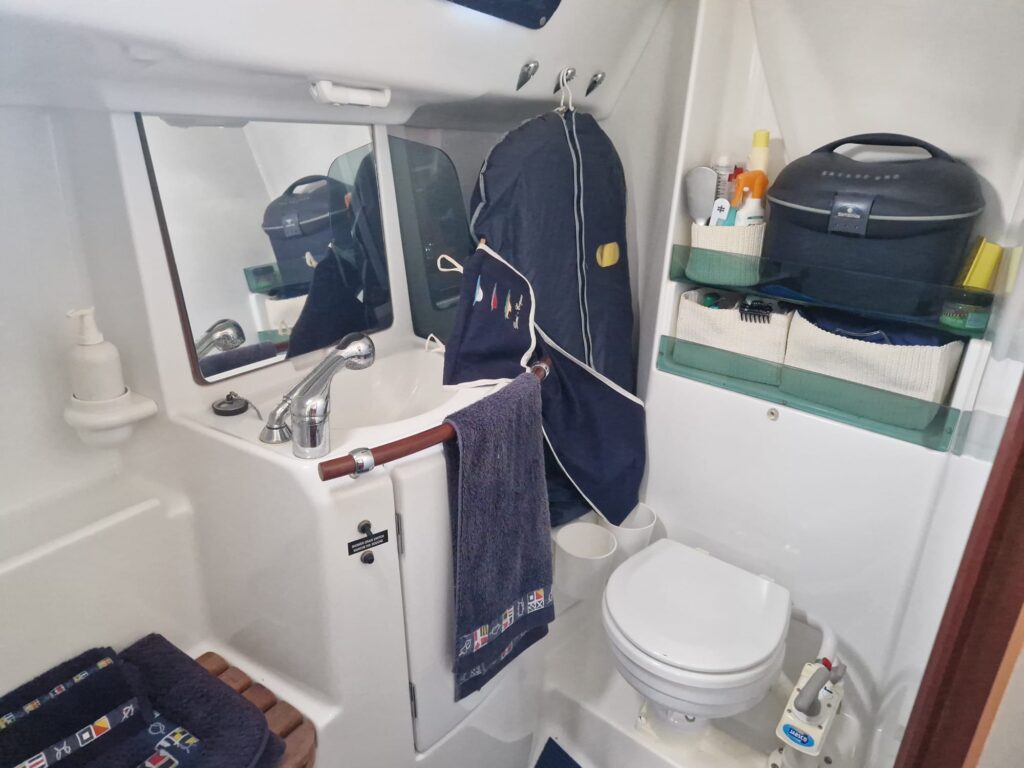 Beneteau Oceanis 323 Clipper (2004) - Imagen 10