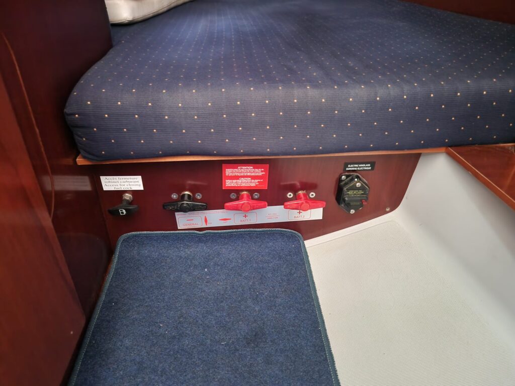 Beneteau Oceanis 323 Clipper (2004) - Imagen 12